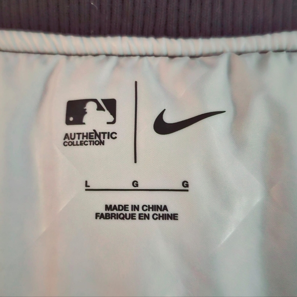 New York Yankees Authentic Team-Issued Navy Jacket from the 2023 MLB Season - Picture 4 of 5